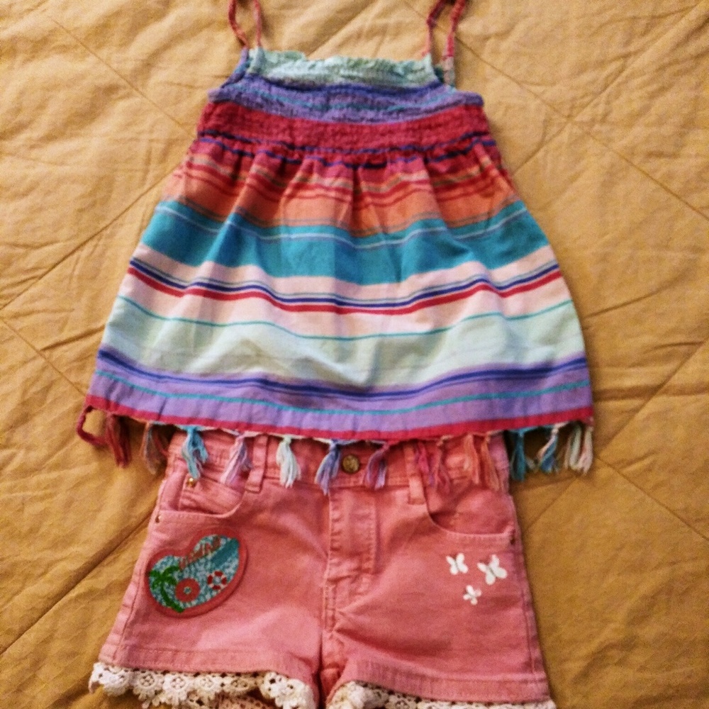 Cute girl shorts & blouse set.